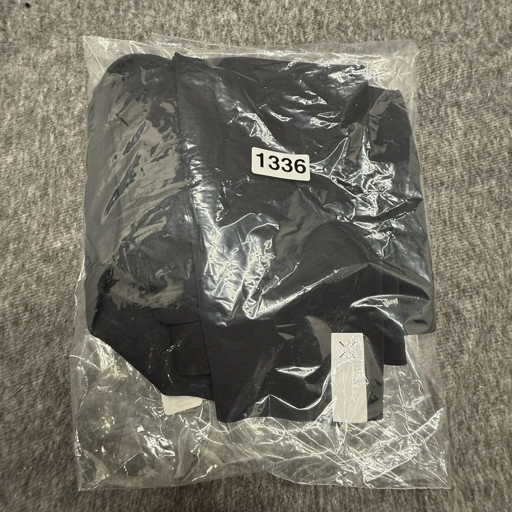 NWOT Ten Thousand Mens L 3/4 Tight Black Training Compression Pants